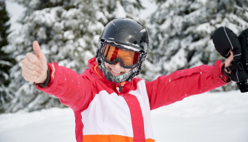 Starting in January, everyone under 18 must wear a ski helmet!